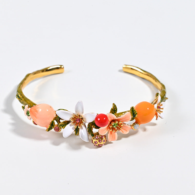 Floral Enamel Open Bracelet – Retro Chic Design with Vibrant Blossom Accents