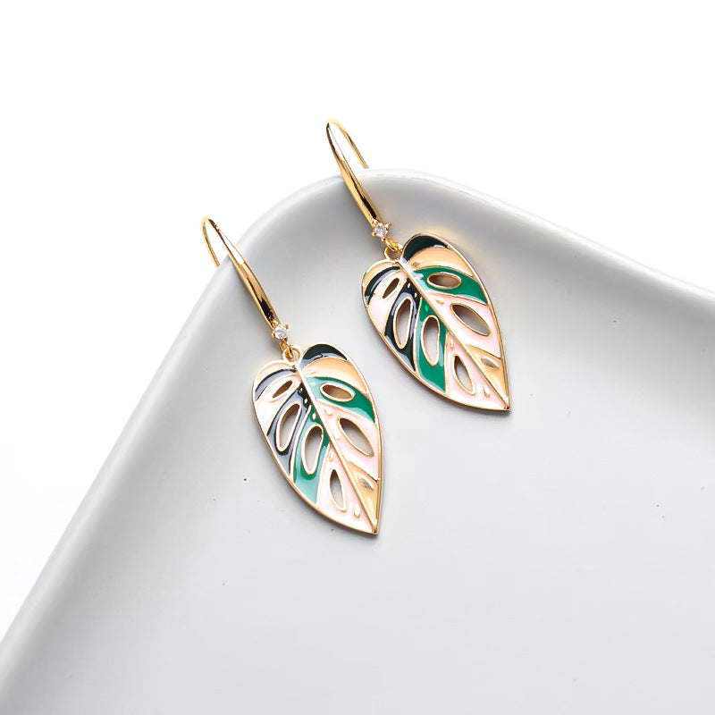 Monstera Leaf Earrings – Nature-Inspired Gold-Plated Earrings with Green Enamel