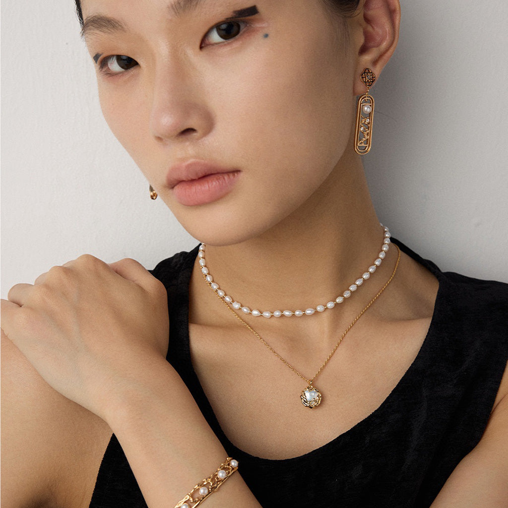 S925 Silver Pearl Pendant Necklace with Artistic Design