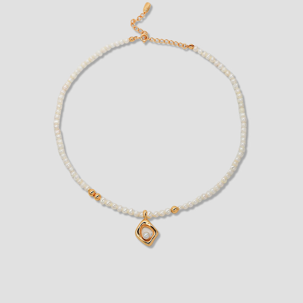 Asymmetrical Pearl Pendant Necklace in 925 Silver
