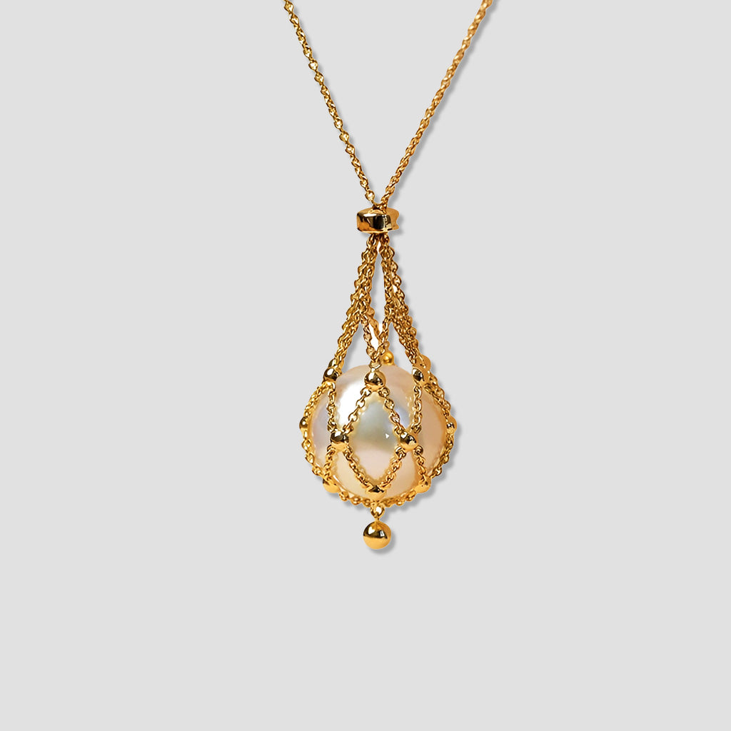 Vintage Golden Pearl Pendant Necklace – Retro Palace Style with Elegant Net Design