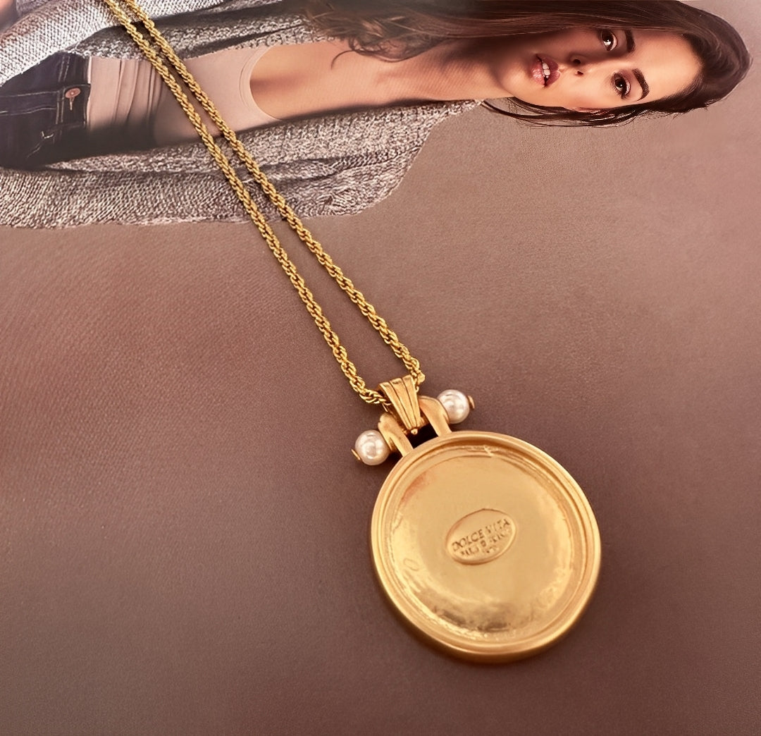 Goddess of Wisdom Pendant – A Timeless Symbol of Protection and Divine Insight