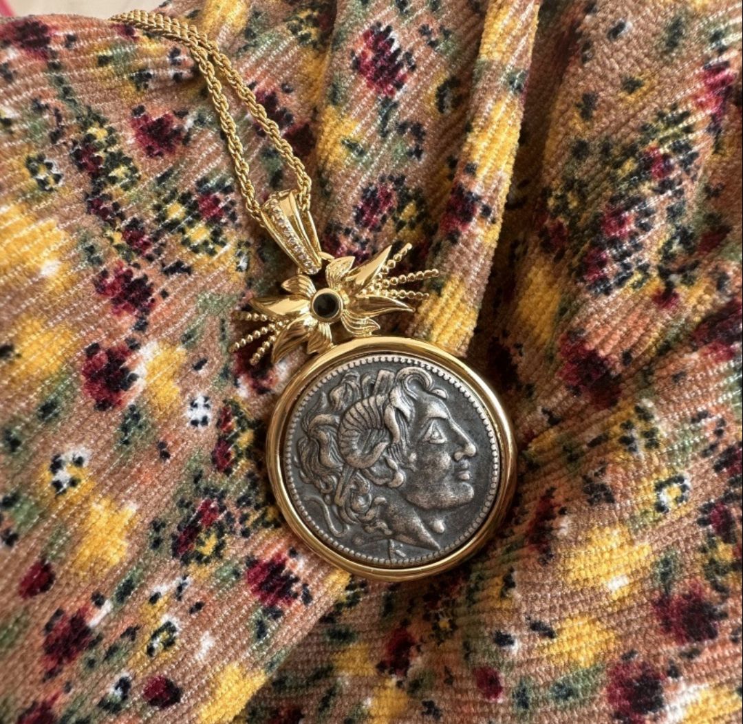 Medusa’s Gaze Necklace – A Symbol of Strength, Protection, and Transformation